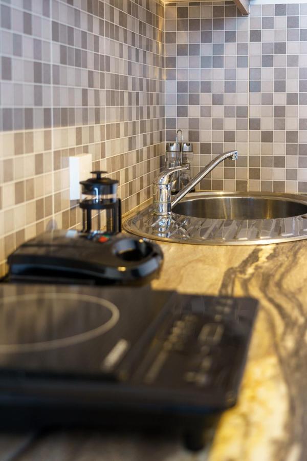 Marousi Suites ペリッサ エクステリア 写真